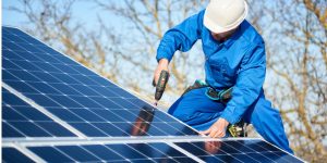 Installation Maintenance Panneaux Solaires Photovoltaïques à La Bazouge-de-Chemere